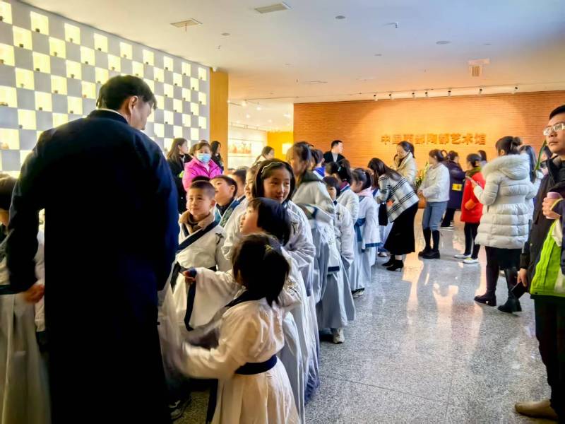 文化赋能：阿尔山市魔创文旅挖掘城市文化资源的实践探索